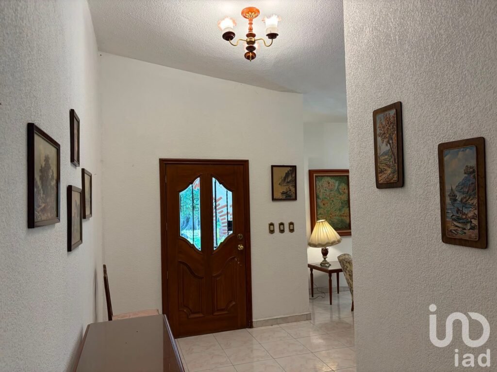 Casa de Una Planta, 3 Habitaciones con Baño y Extenso Jardín en Emiliano Zapata, Morelos