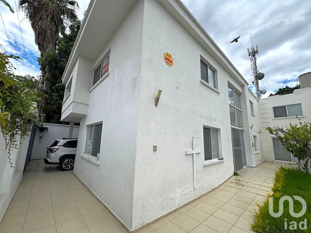 Casa en VENTA en el CENTRO ideal para Oficinas en San Luis Potosí