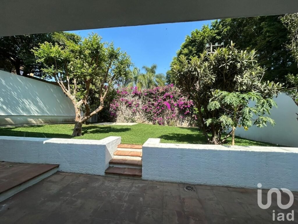 CASA EN VENTA EN ZONA DORADA DE CUERNAVACA, MORELOS