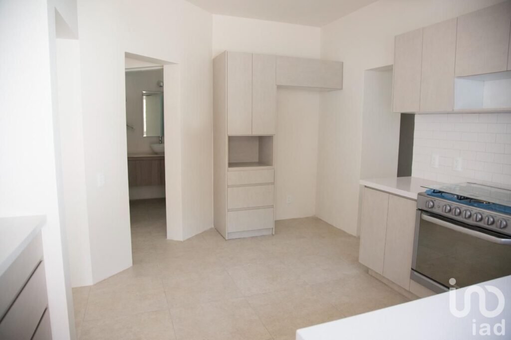 CASA EN VENTA EN ZONA DORADA DE CUERNAVACA, MORELOS