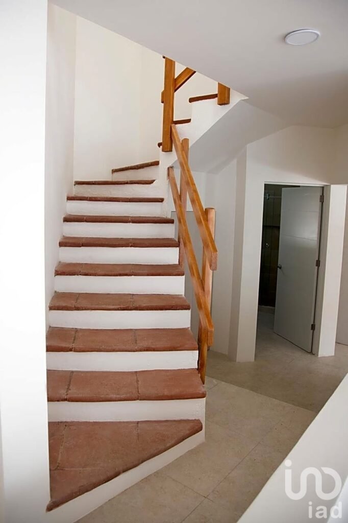 CASA EN VENTA EN ZONA DORADA DE CUERNAVACA, MORELOS