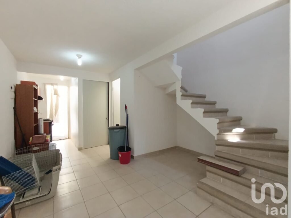 Casa en Venta con Alberca y Seguridad 24/7 en Residencial Laureles Xochitepec Morelos $880,000