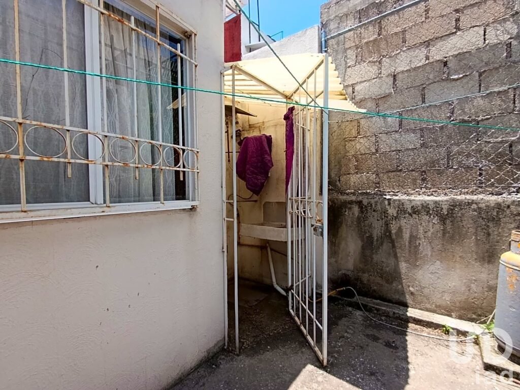 Casa en Venta con Alberca y Seguridad 24/7 en Residencial Laureles Xochitepec Morelos $880,000