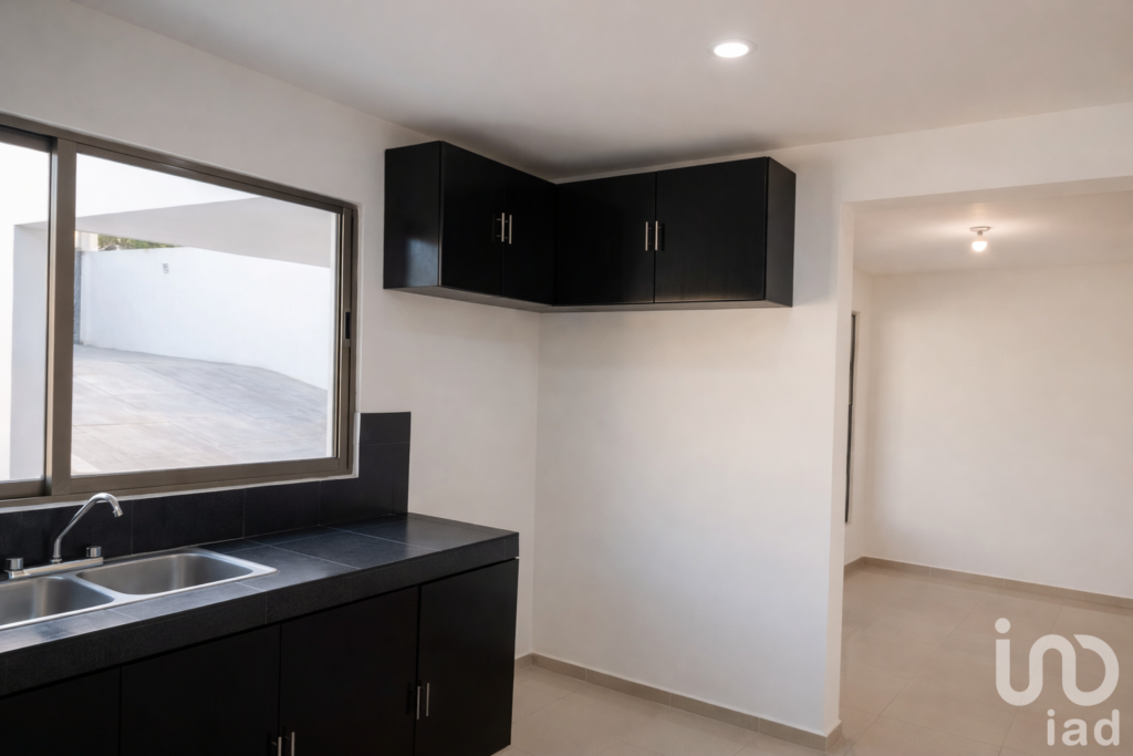 CASA MODERNA EN CONKAL 3 REC, 4 BAÑOS, ALBERCA, ALTA PLUSVALÍA