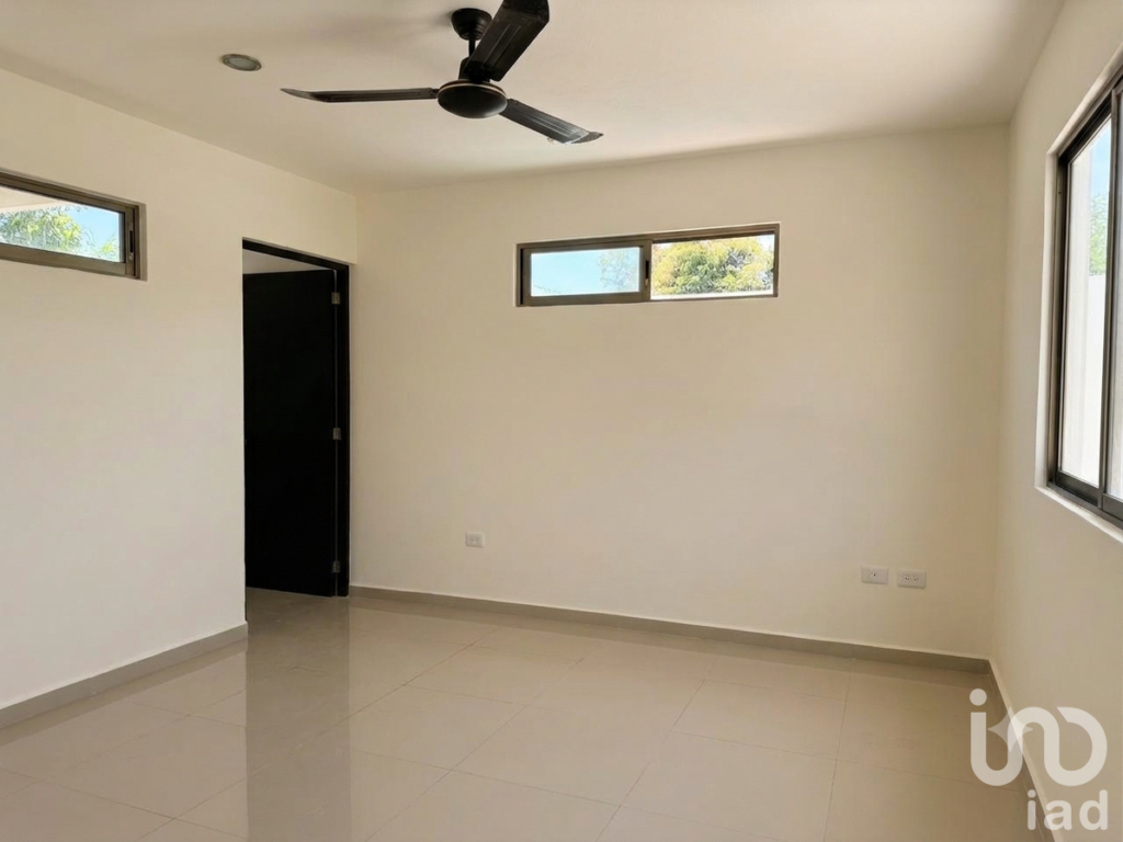 CASA MODERNA EN CONKAL 3 REC, 4 BAÑOS, ALBERCA, ALTA PLUSVALÍA