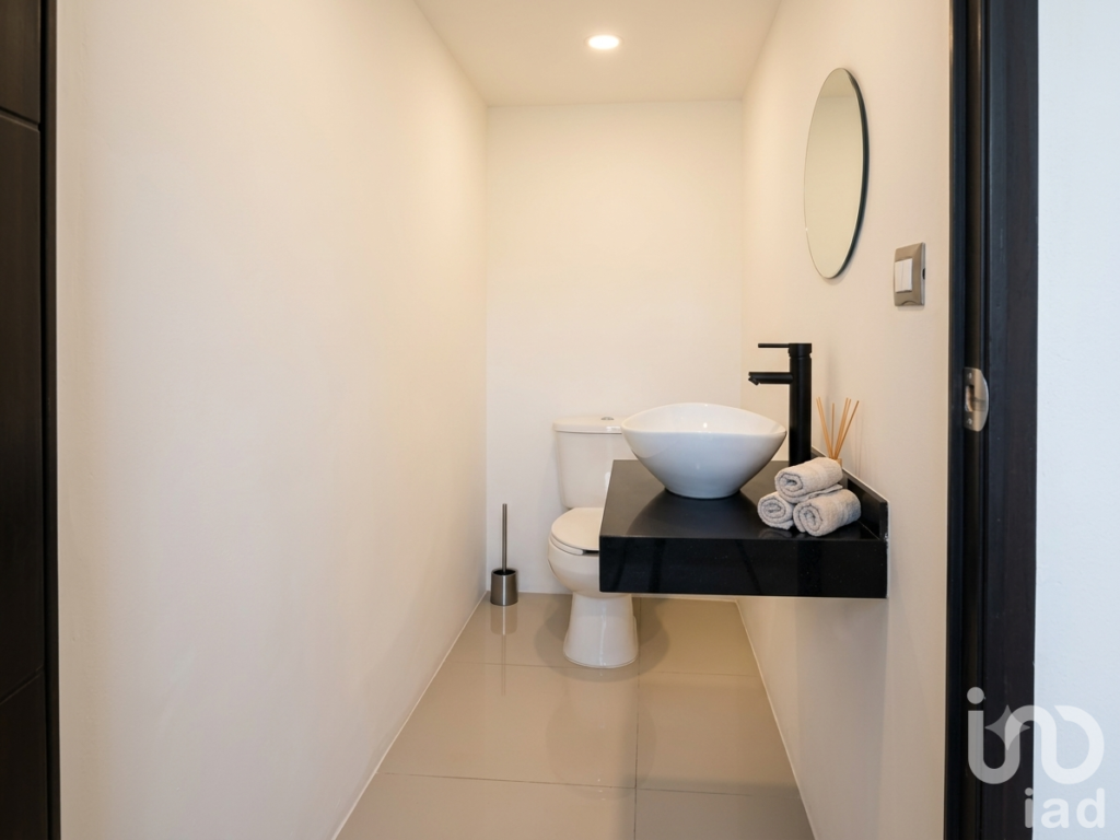 CASA MODERNA EN CONKAL 3 REC, 4 BAÑOS, ALBERCA, ALTA PLUSVALÍA