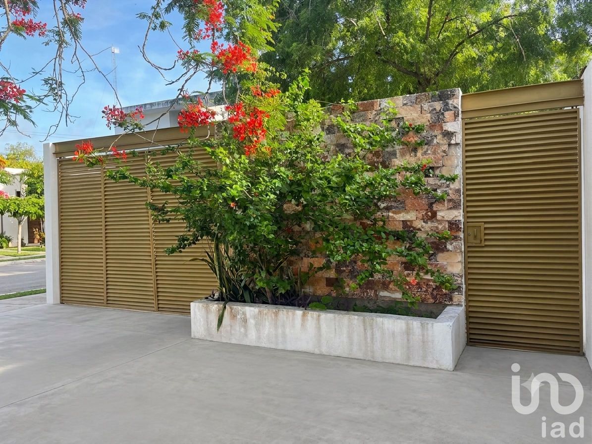 CASA MODERNA EN CONKAL 3 REC, 4 BAÑOS, ALBERCA, ALTA PLUSVALÍA