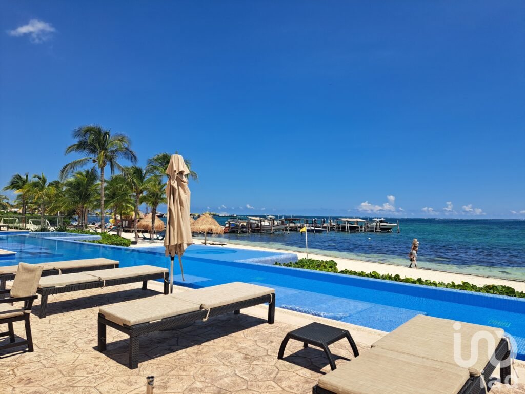 DEPARTAMENTO EN VENTA EN CONDOMINIO LA PLAYA  CANCÚN