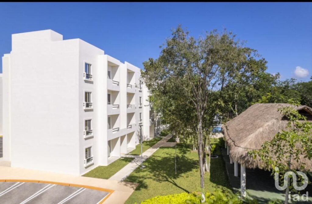 VENTA DE DEPARTAMENTO DE 2 HABITACIONES EN PLAYA DEL CARMEN