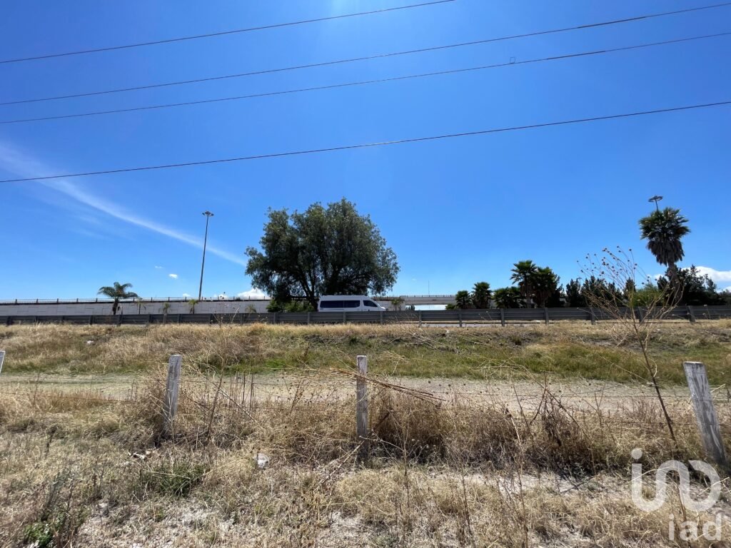 Terreno en Venta, Poblado 5 de Mayo entre vías del tren y Distribuidor Vial son 3,145 M2