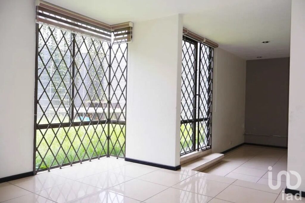 Casa en RENTA en Fracc. Arboledas de San Ignacio, Puebla con 376m2 de construcción.