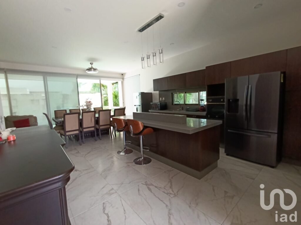 CASA EN RENTA AMUEBLADA RESIDENCIAL EN HUAYACAN, CANCÚN, Q. ROO
