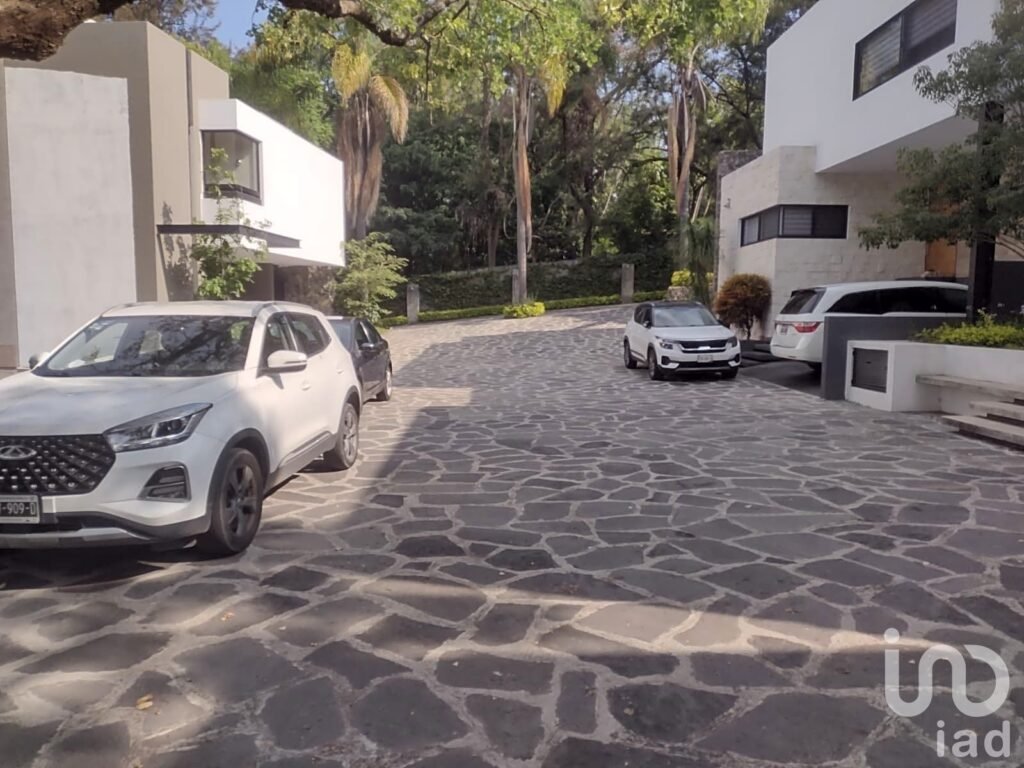 VENTA DE CASA EN FRACCIONAMIENTO CERRADO