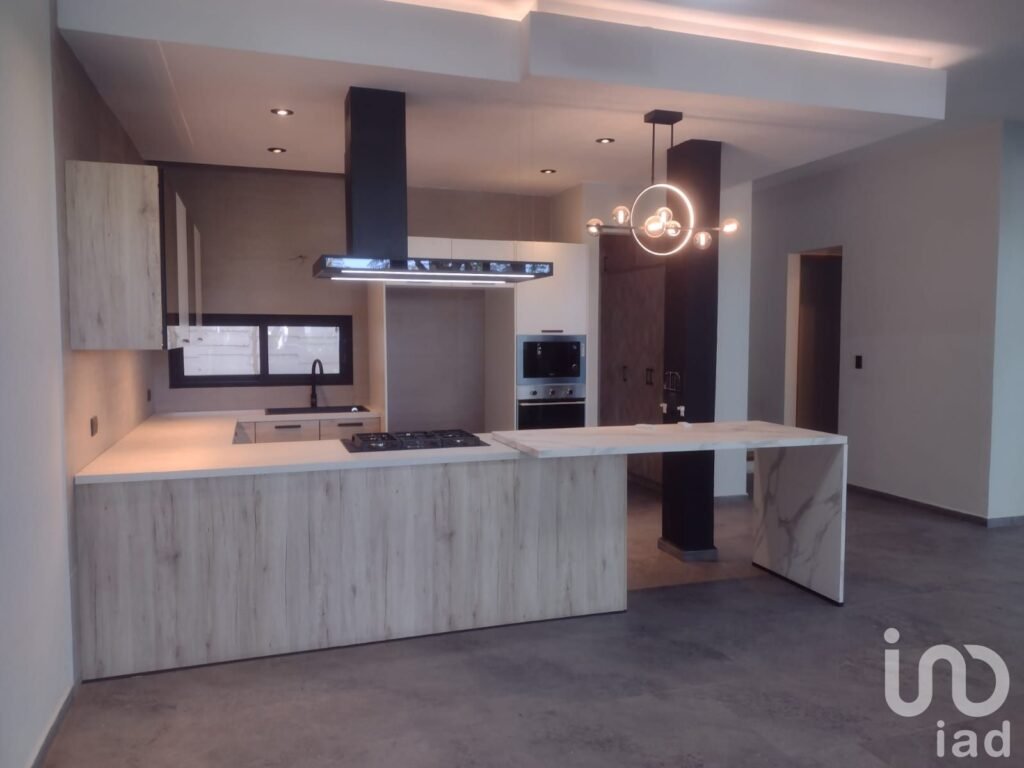 VENTA DE CASA EN FRACCIONAMIENTO CERRADO