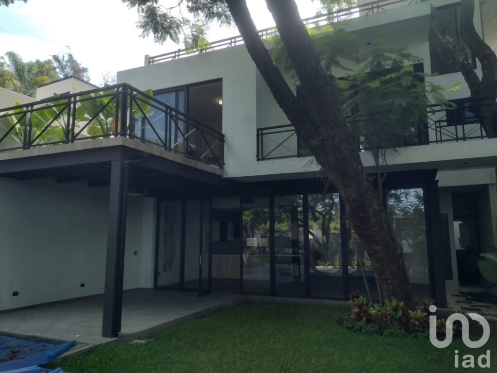 VENTA DE CASA EN FRACCIONAMIENTO CERRADO