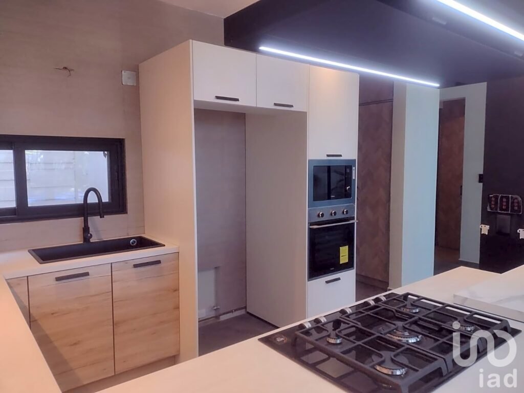 VENTA DE CASA EN FRACCIONAMIENTO CERRADO