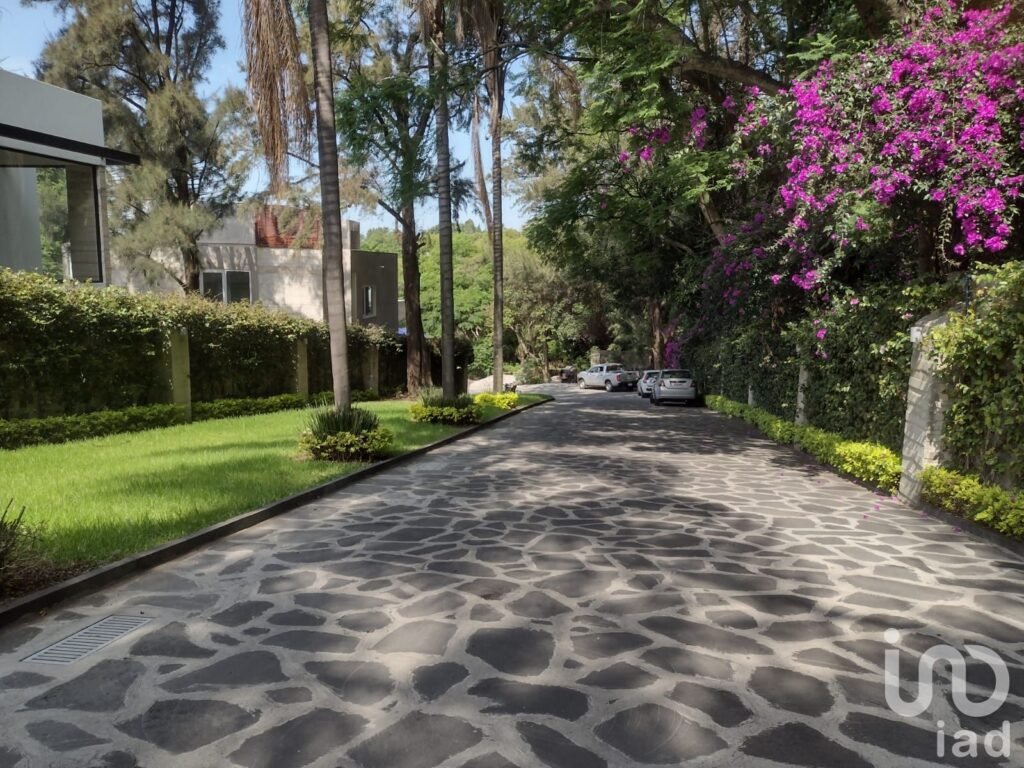 VENTA DE CASA EN FRACCIONAMIENTO CERRADO
