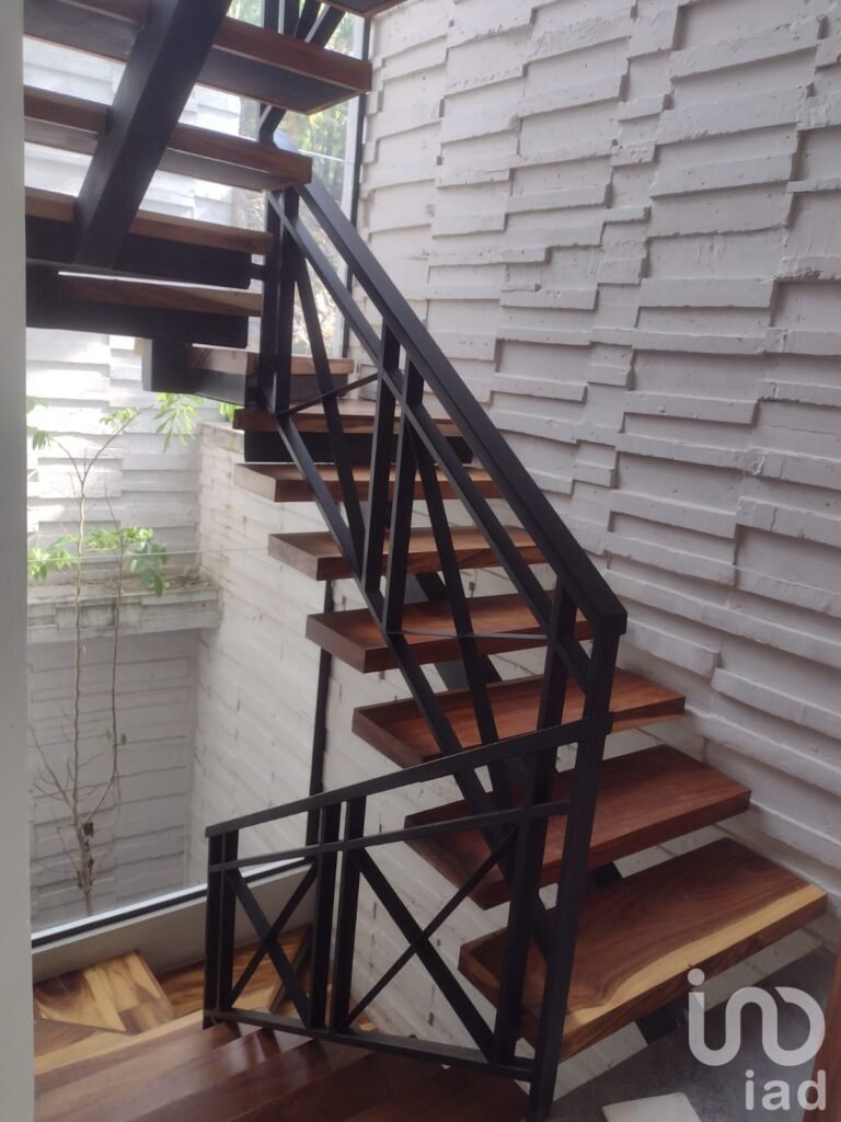 VENTA DE CASA EN FRACCIONAMIENTO CERRADO