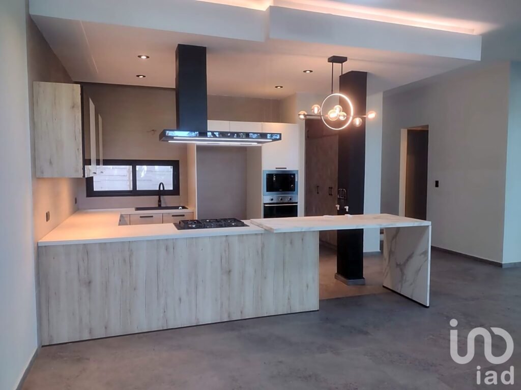 VENTA DE CASA EN FRACCIONAMIENTO CERRADO