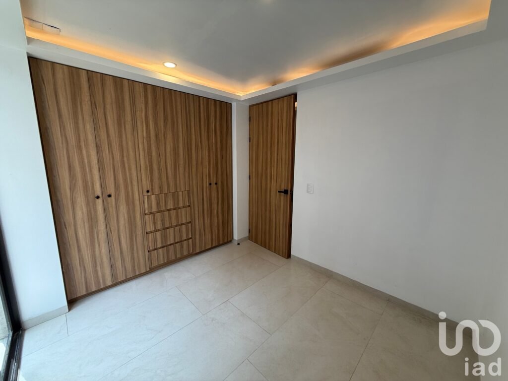 DEPARTAMENTO EN VENTA EN ANAHUAC I SECC, A UNOS PASOS DE CIRCUITO INTERIOR