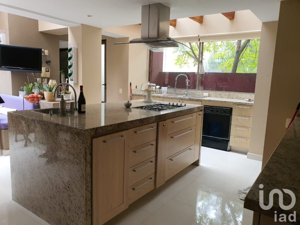 VENTA DE CASA EN PASEO DE LAS LOMAS