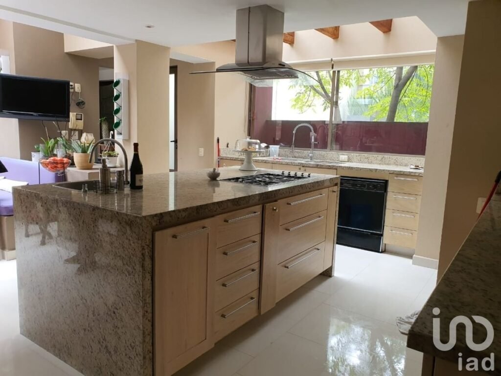 VENTA DE CASA EN PASEO DE LAS LOMAS