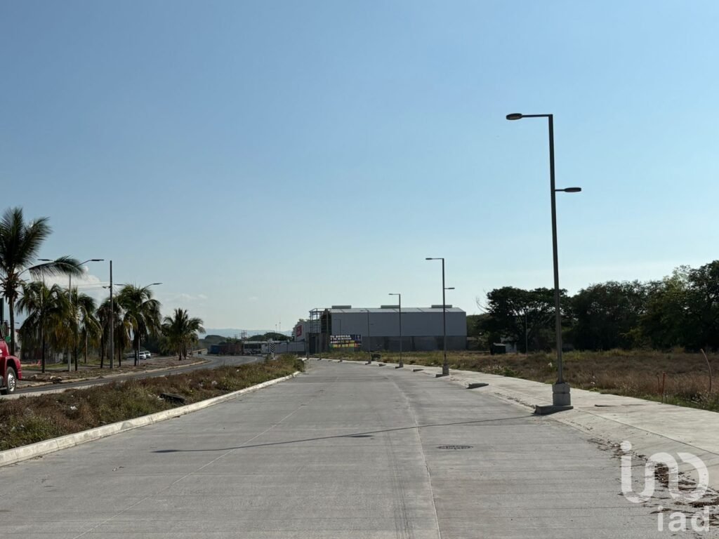 Terreno en Venta en libramiento carretera Colima-Gdl uso de suelo CR en Colima