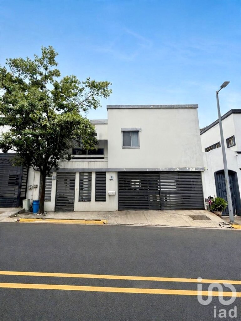 CASA EN VENTA EN RESIDENCIAL DINASTIA, MONTERREY, NUEVO LEON