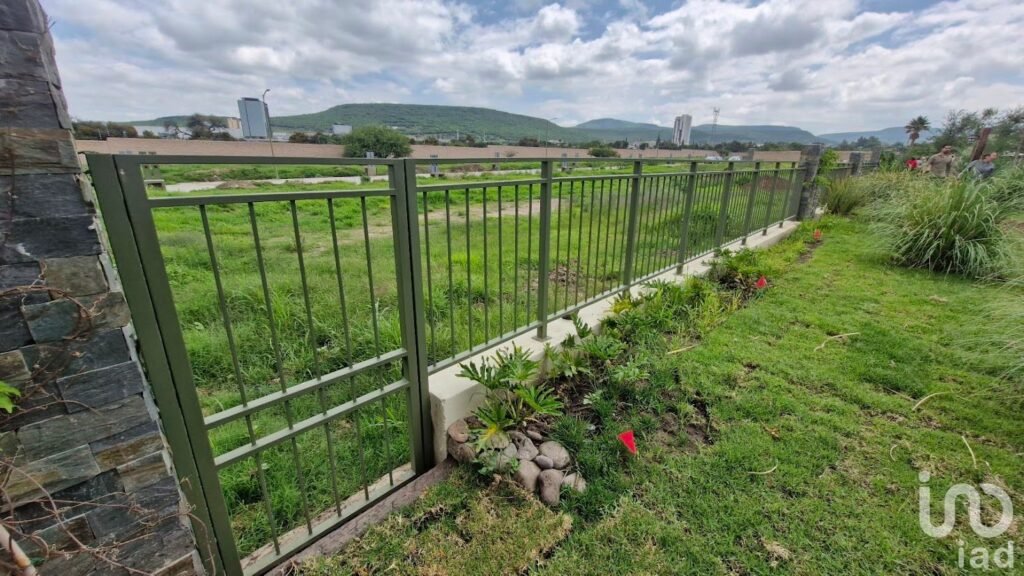 Venta de Lotes Residenciales  Premium ubicados enfrente de Jurica Querétaro Querétaro.
