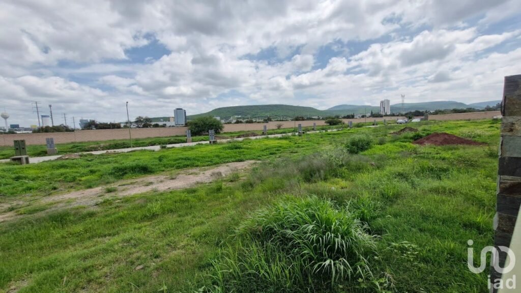 Venta de Lotes Residenciales  Premium ubicados enfrente de Jurica Querétaro Querétaro.