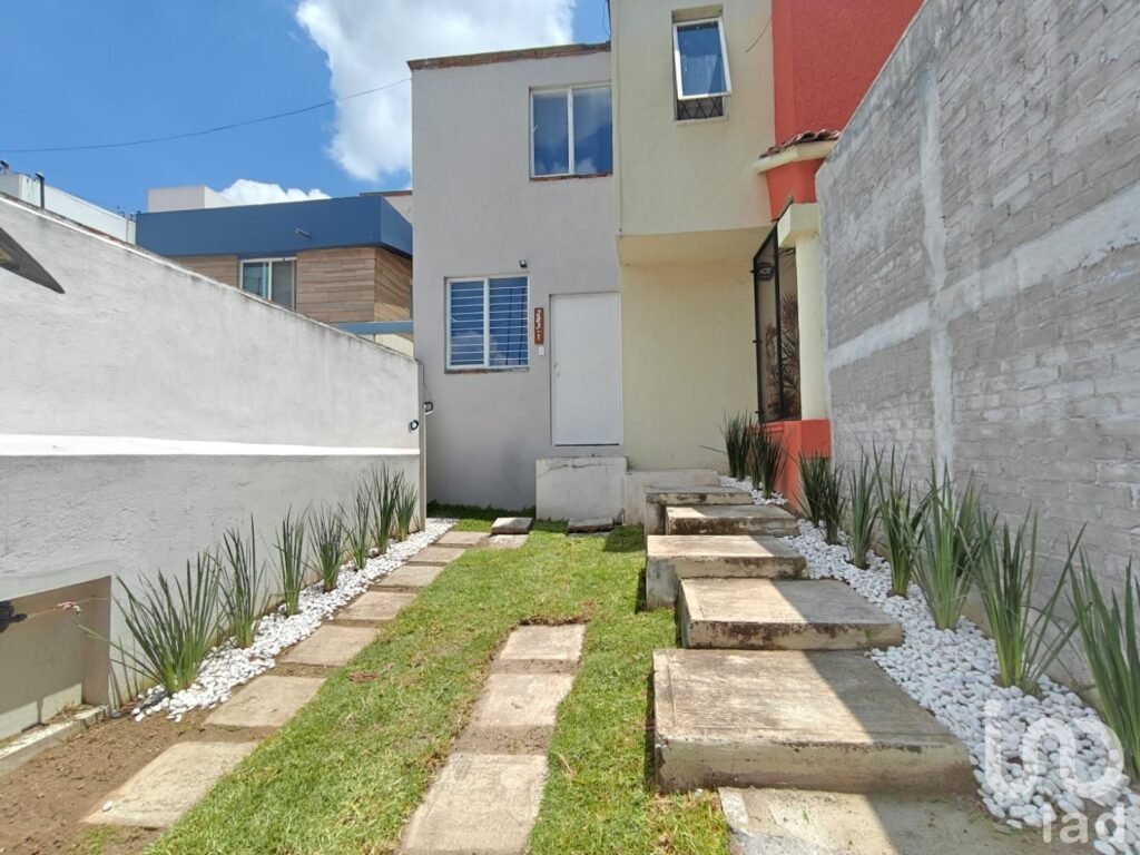 Casa Remodelada en Fraccionamiento Privado Diego Rivera | Seguridad 24/7 | Cerca del Tec de Morelia