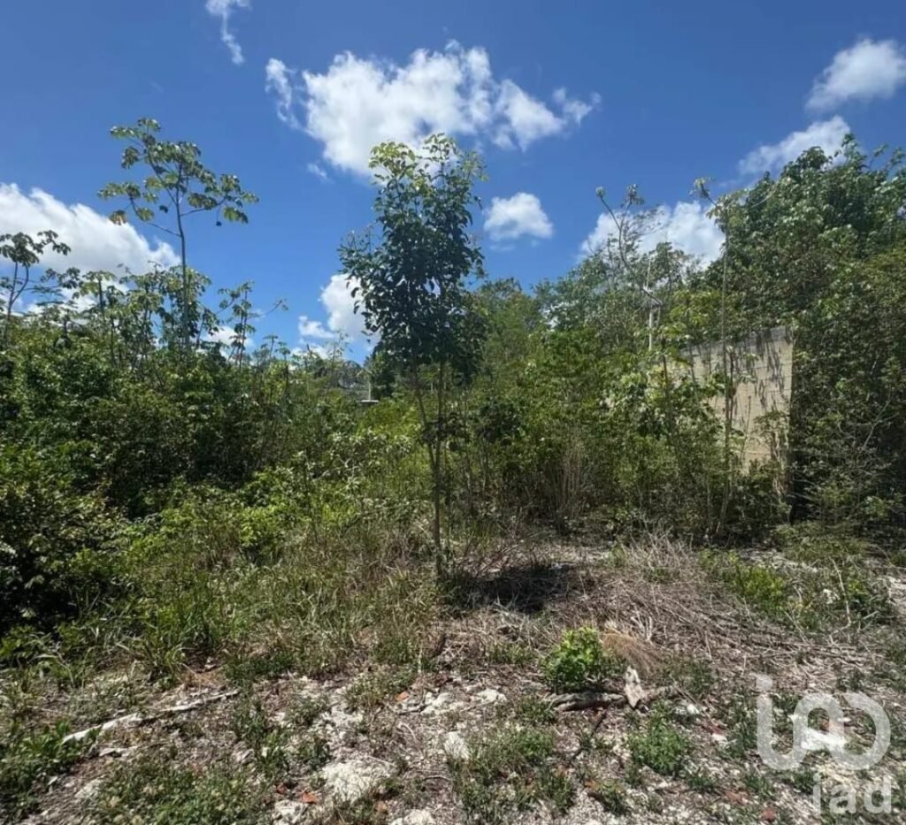 Terreno comercial en venta Cancun, Q. Roo. en esquina a 2 cuadras de Av. Huayacan