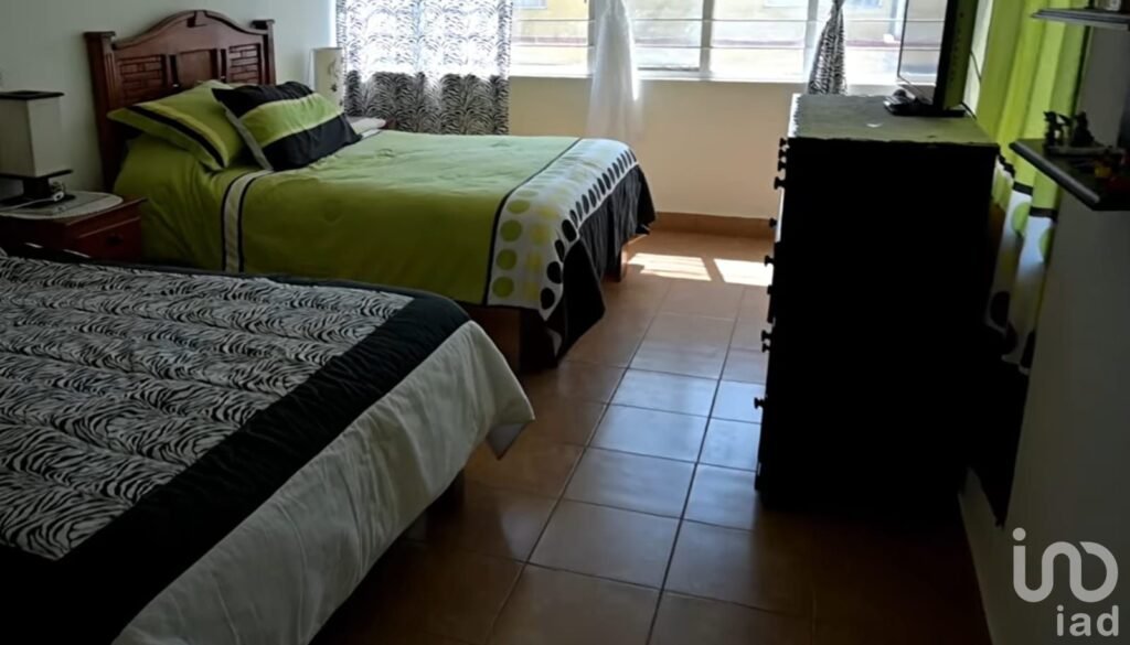 Casa en Venta Cerca de Avenida Periodismo con Recámara en Planta Baja