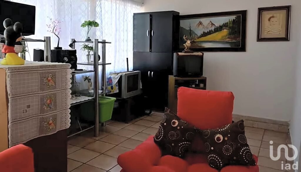 Casa en Venta Cerca de Avenida Periodismo con Recámara en Planta Baja