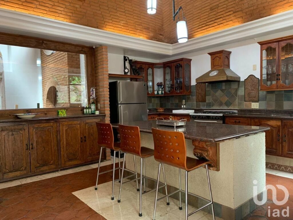 Residencia con Vista Panorámica a Morelia en Lomas de Santa María