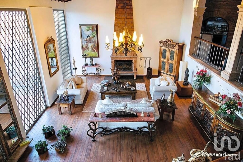 Residencia con Vista Panorámica a Morelia en Lomas de Santa María