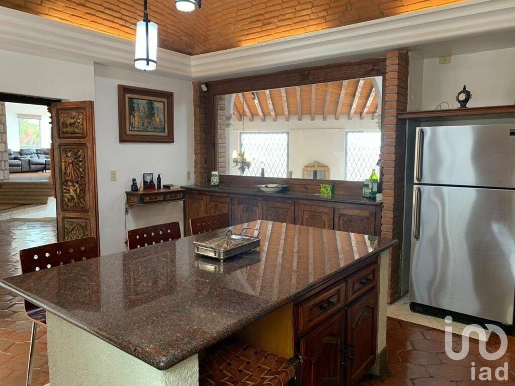 Residencia con Vista Panorámica a Morelia en Lomas de Santa María