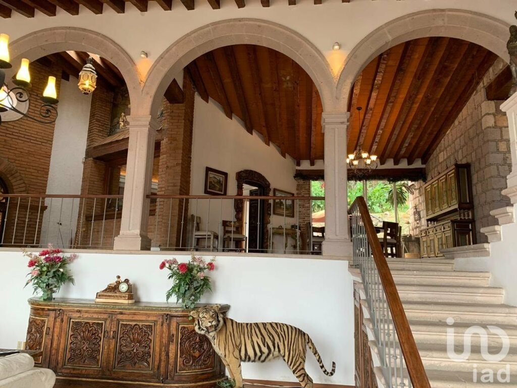 Residencia con Vista Panorámica a Morelia en Lomas de Santa María