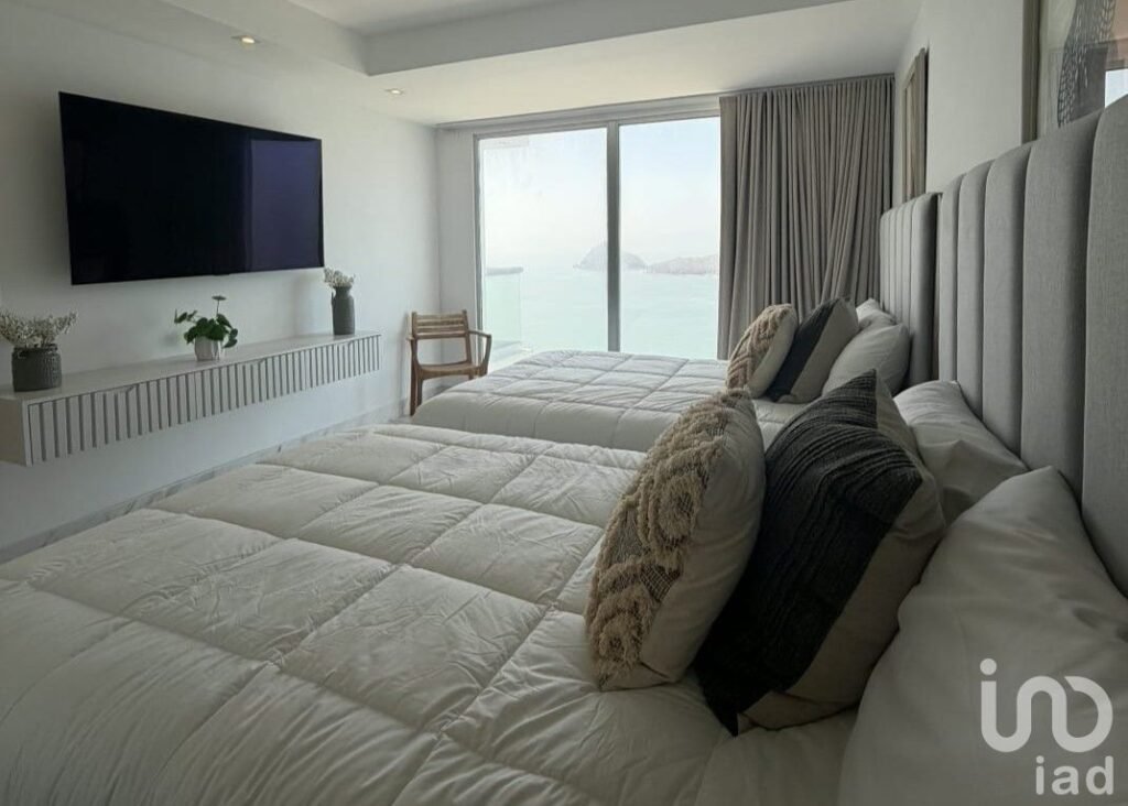 Departamento en venta en Torre en Zona Dorada, Mazatlán, Sinaloa.