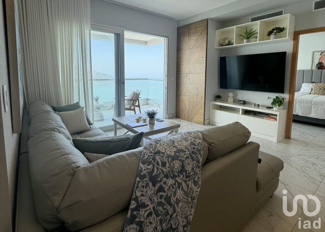 Departamento en venta en Torre en Zona Dorada, Mazatlán, Sinaloa.