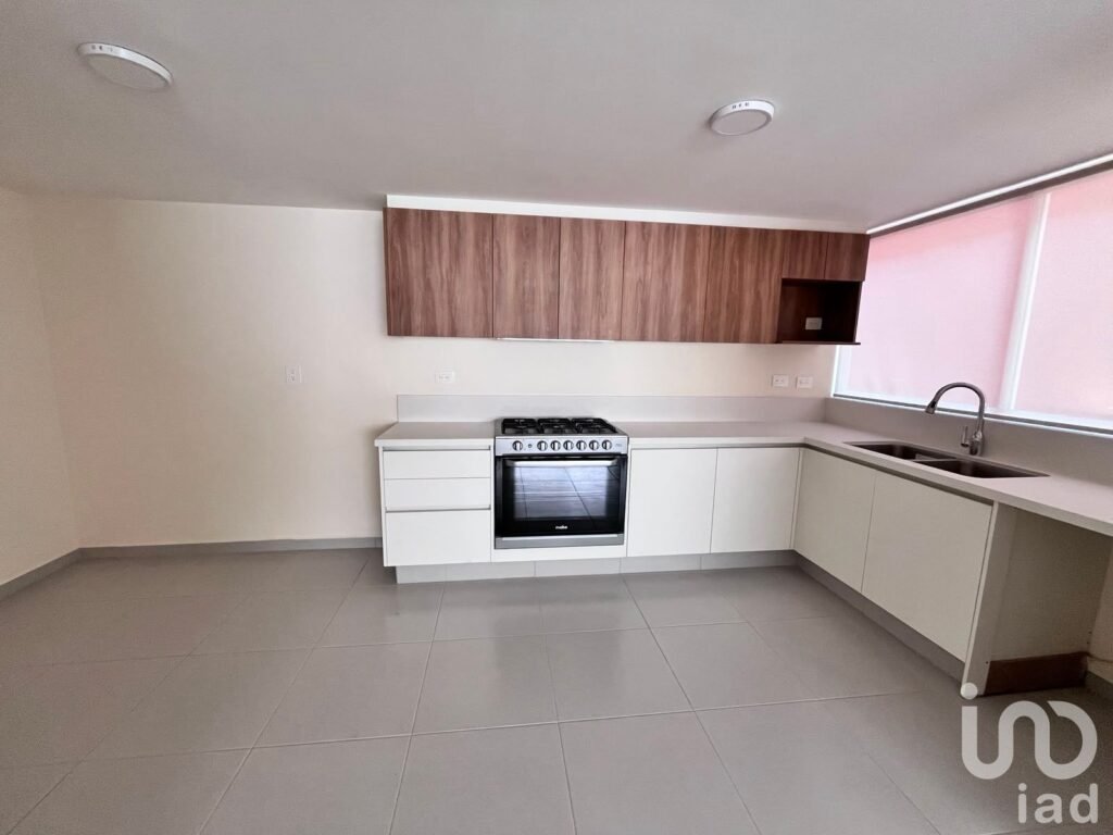 Exclusiva Casa en Condominio en la Colonia Del Valle: Privacidad, Seguridad y Ubicación Inmejorable