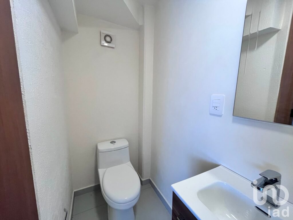 Exclusiva Casa en Condominio en la Colonia Del Valle: Privacidad, Seguridad y Ubicación Inmejorable