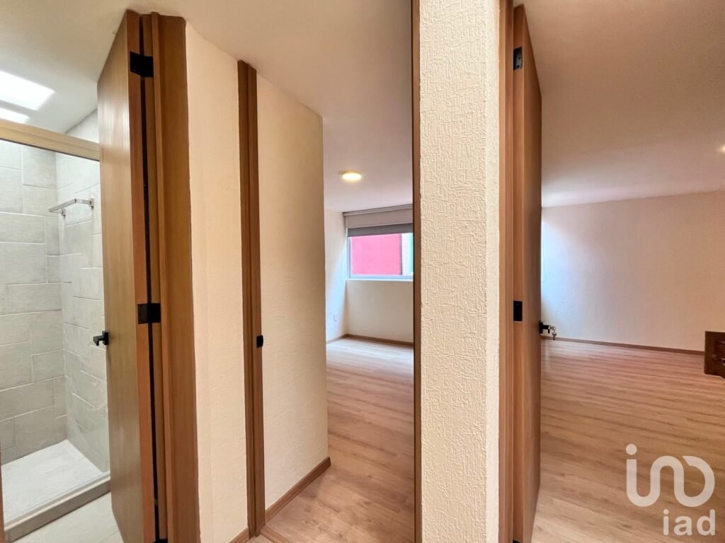 Exclusiva Casa en Condominio en la Colonia Del Valle: Privacidad, Seguridad y Ubicación Inmejorable
