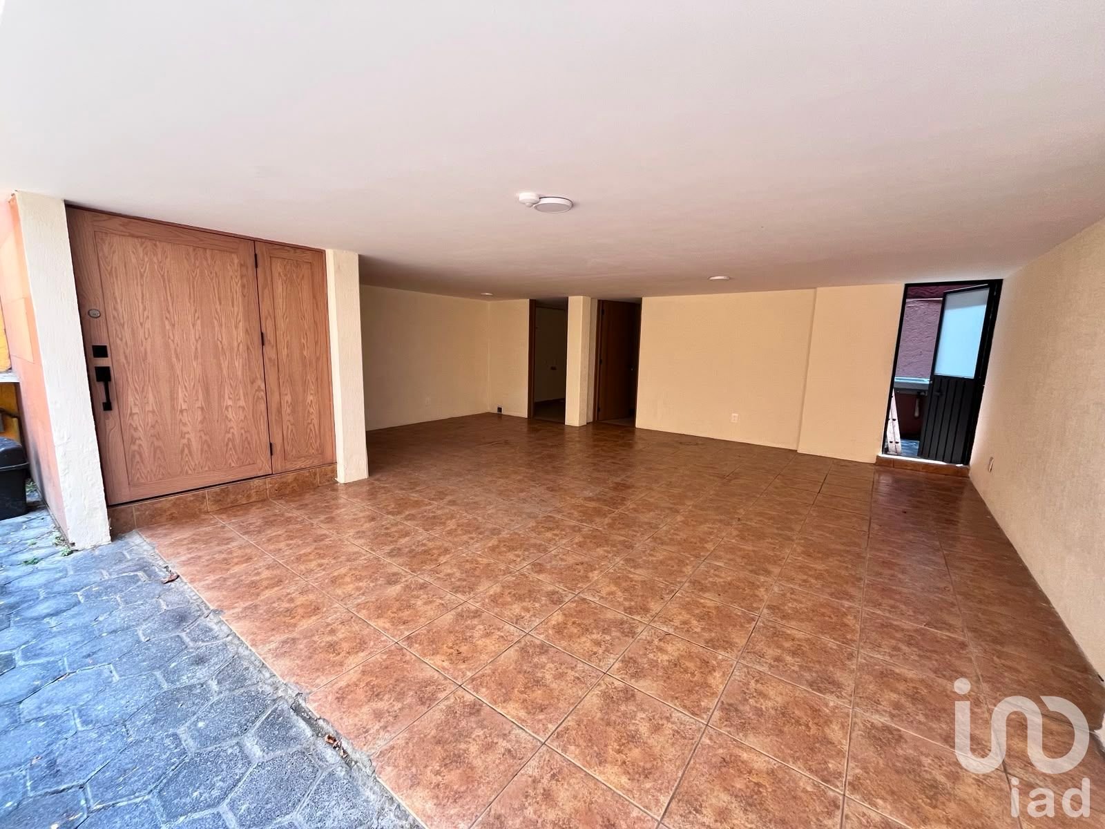 Exclusiva Casa en Condominio en la Colonia Del Valle: Privacidad, Seguridad y Ubicación Inmejorable