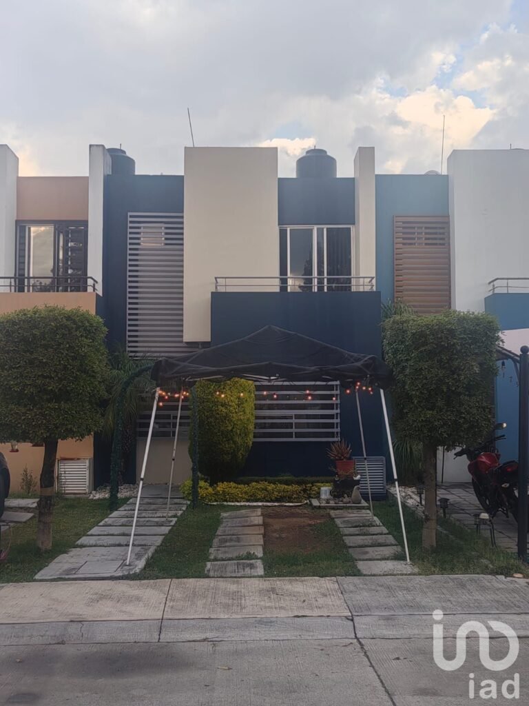 Casa en Venta en Puerta Nogal | 3 Recámaras | 3 Baños | Seguridad 24/7 | $2.6 MDP