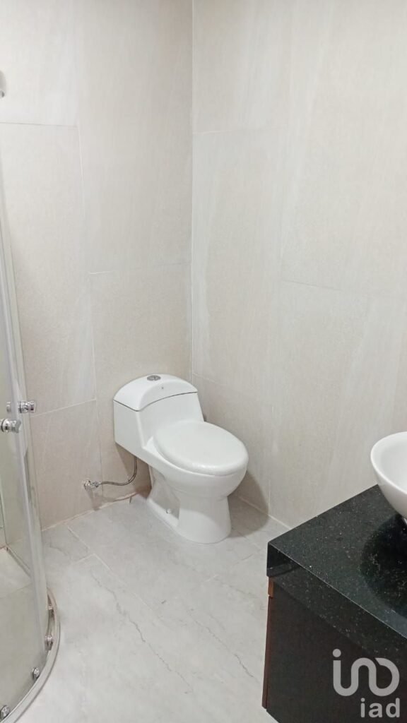 Casa en Venta en Montaña Monarca I | 4 Recámaras | Jardín | Cochera para 4 Autos | $5.3 MDP