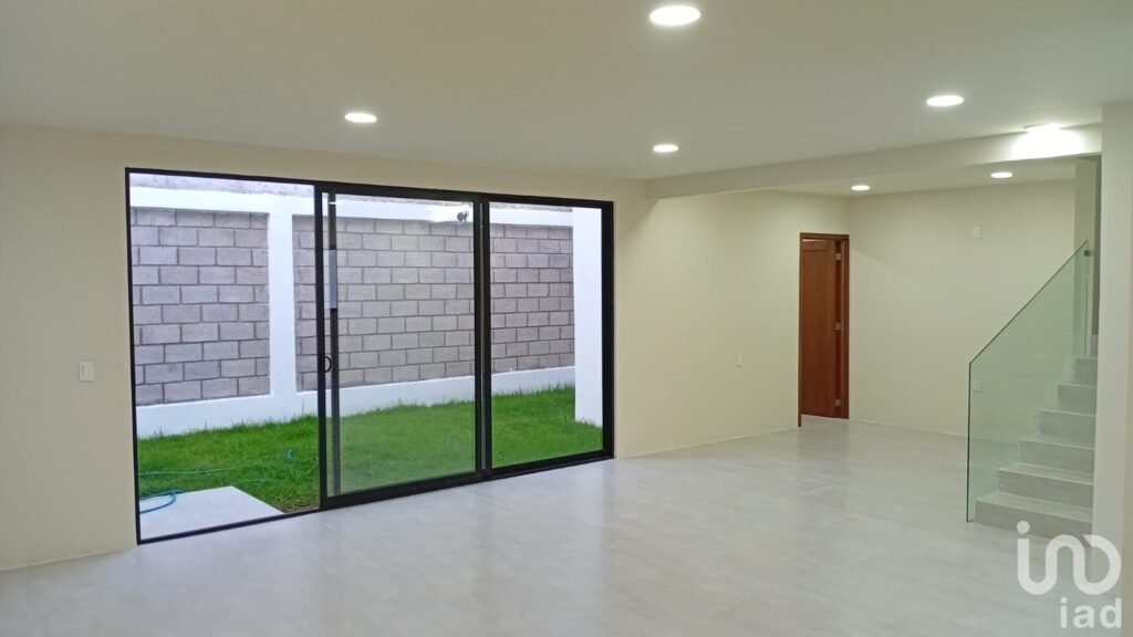 Casa en Venta en Montaña Monarca I | 4 Recámaras | Jardín | Cochera para 4 Autos | $5.3 MDP