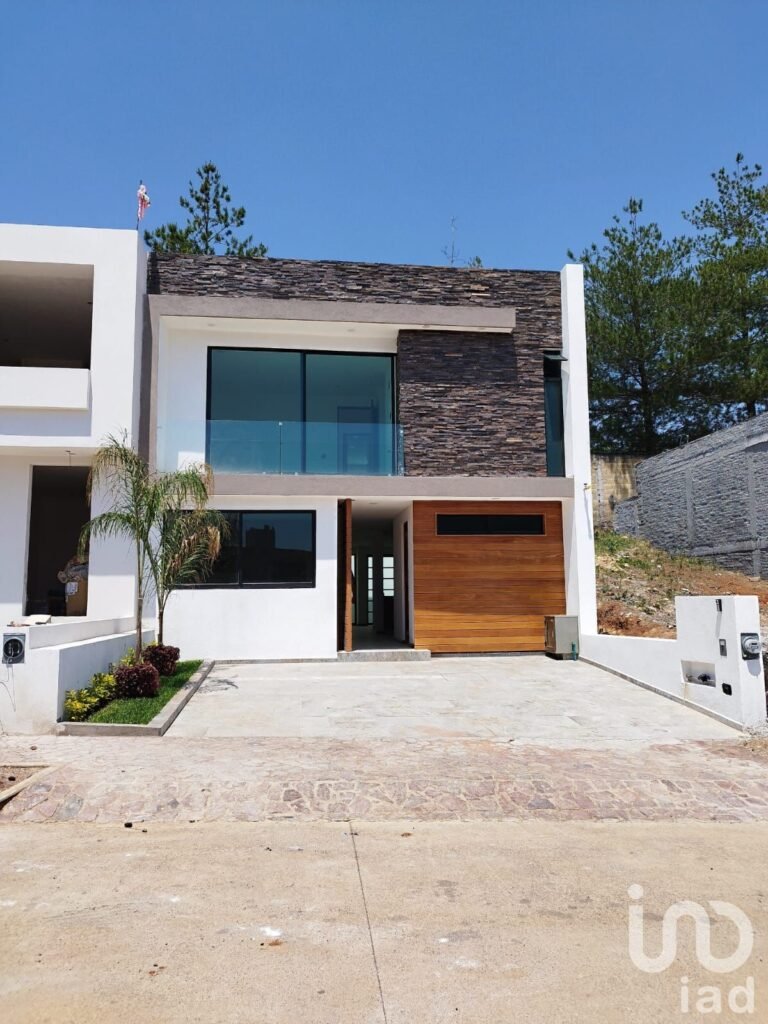 Casa en Venta en Praderas Altozano II | 4 Recámaras | Recámara en Planta Baja | $5.05 MDP
