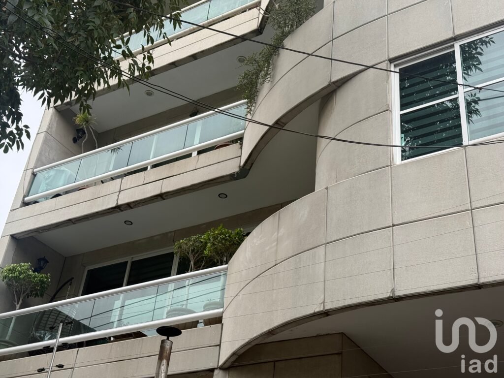 Venta departamento de lujo en la del Valle