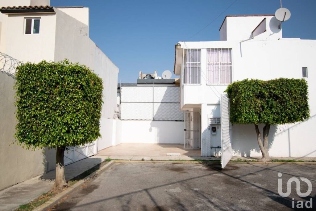 Casa en Venta cerca de Paseo Destino | 3 Recámaras | Cochera para 2 Autos